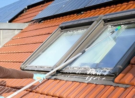 Grundreinigung Emmering – Tiefenreinigung versus regelmäßige Unterhaltsreinigung
